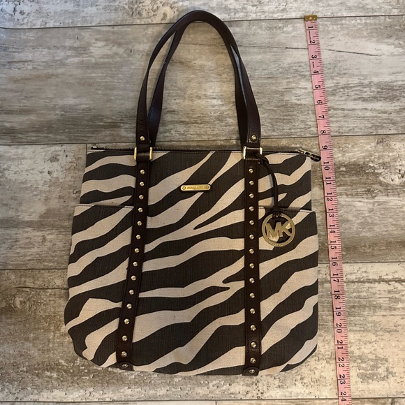 Michael Kors animal print zippered top tote - Picture 12 of 16